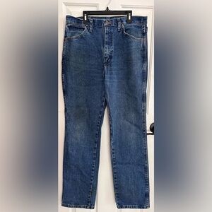 WRANGLER Men’s Classic Blue Denim Jeans